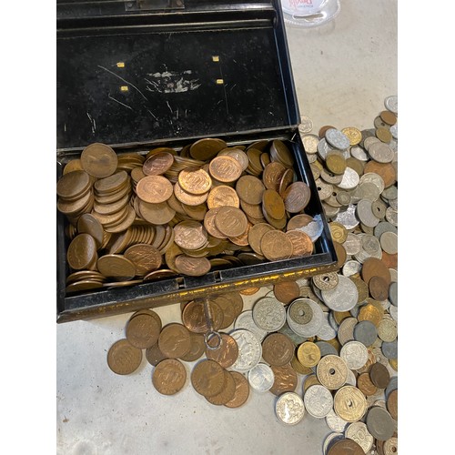 200 - Job lot of foreign & vintage coins - Viewing Section: O1B