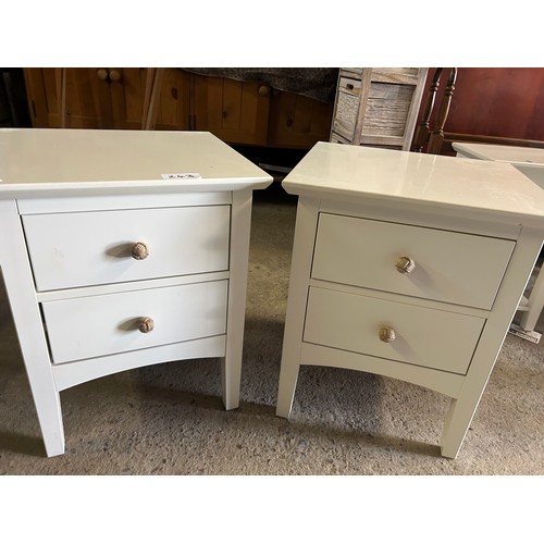 243 - 2 x Matching Bedside Tables - 59 x 47 x 43 cm approx. - Viewing section: S9