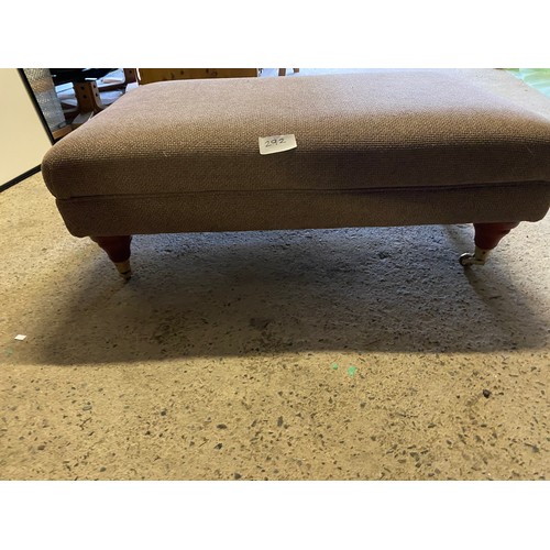 292 - Footstool - 91 x 58 x 32 cm approx. - Viewing Section: S15