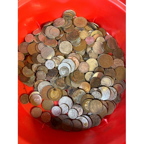 369 - Box of various coins - Viewing Section:  Restricted Viewing please ask office staff if you wish to v... 