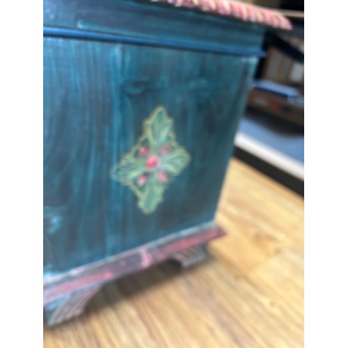 386 - Small Decorative chest - 70cm x 42cm x 34cm approx. - Viewing Section: O22