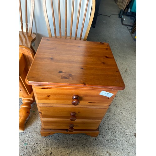 450 - Pine Bedside Drawers - 62 x 36 x 40cm approx. - Viewing section: S9