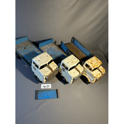 40 - Tri-ang Model Trucks x 3 - Viewing Section: O31