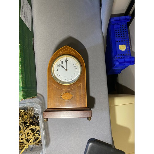 579 - Selection of various clocks & parts - Viewing Section: O34