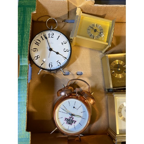 579 - Selection of various clocks & parts - Viewing Section: O34