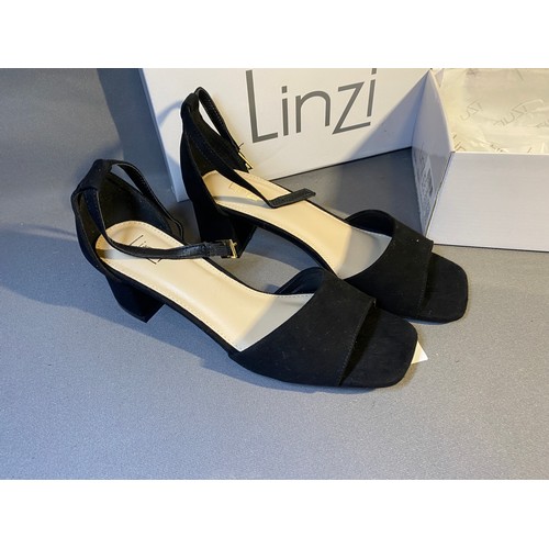 646 - New in box - Linzi shoes size 4 - Viewing Section:  012