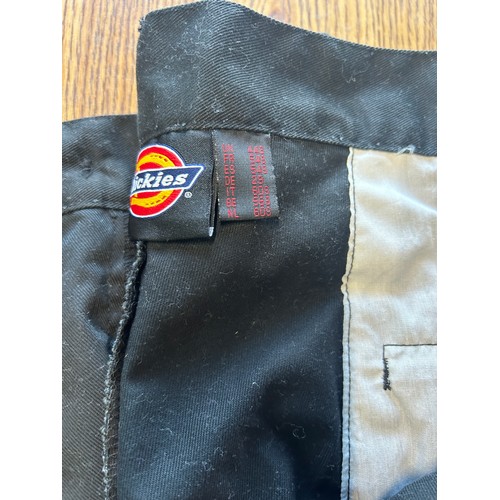 658 - 2 x pairs of Dickies Work Trousers - Viewing Section: 035