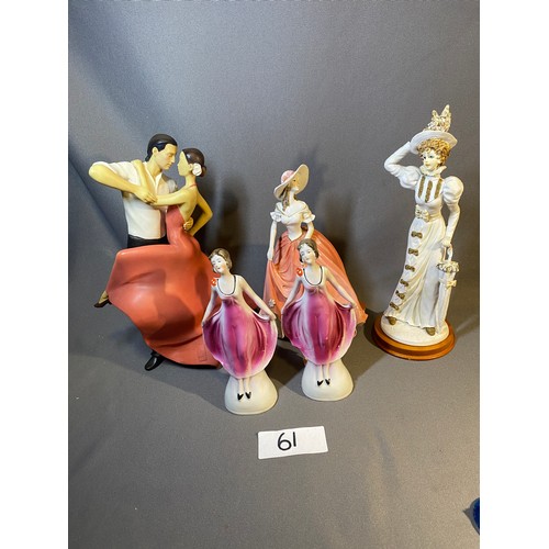 61 - 5 x Figurines 