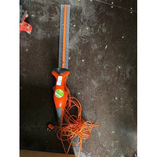 230 - Hedge trimmer - Viewing Section: S6