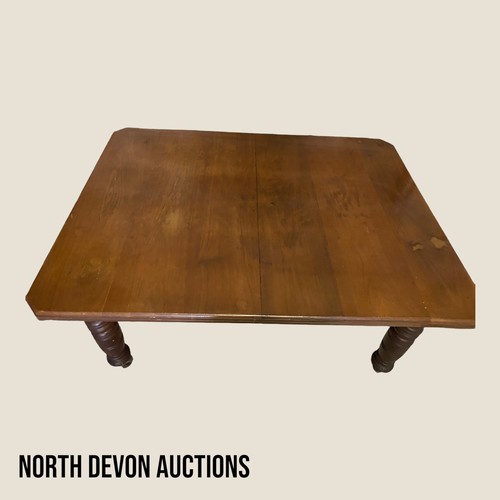 337 - Victorian antique, Solid Mahogany Extendable table with attachable leaves on castors 144 x 104 x 73 ... 