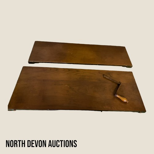 337 - Victorian antique, Solid Mahogany Extendable table with attachable leaves on castors 144 x 104 x 73 ... 