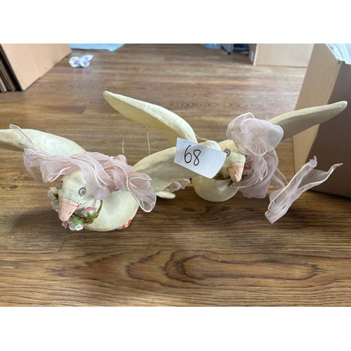 68 - A Pair of wedding bird ornaments - Viewing Section: O4