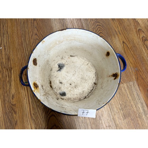 77 - Enamel preserving pan with Handles - Viewing Section: O3