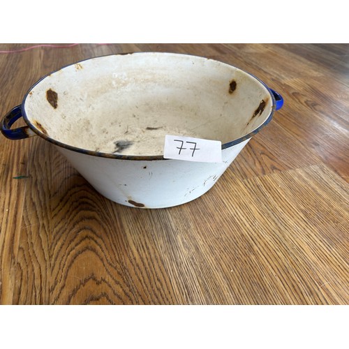 77 - Enamel preserving pan with Handles - Viewing Section: O3