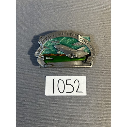 1052 - Large belt buckle 