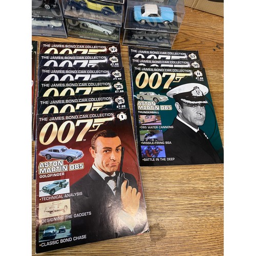 1169 - Selection of collectable James Bond Vehicles and books including: Dr No, From Russia With Love, Gold... 