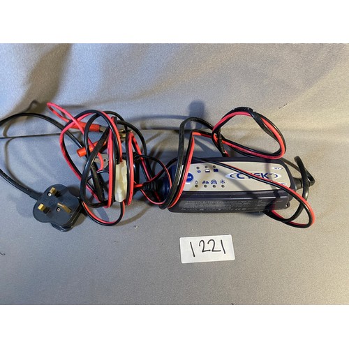 1221 - Battery charger - Viewing Section: S10