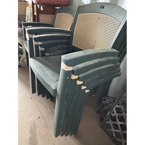 56 - 9 x Stackable garden chairs