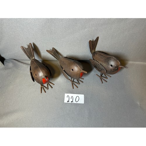 220 - 3 x Robin Garden ornaments