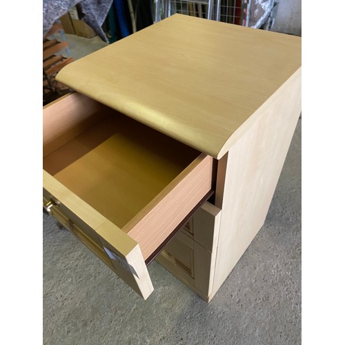 511 - Bedside table - 46 x 75 x 45 cm approx.