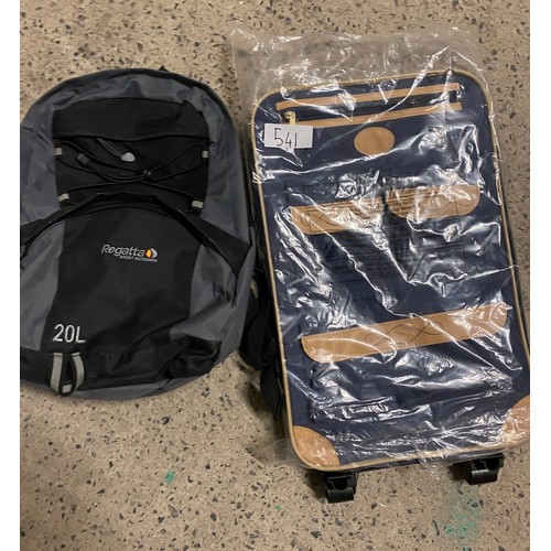 541 - Regatta 20l ruck sack + travel bag