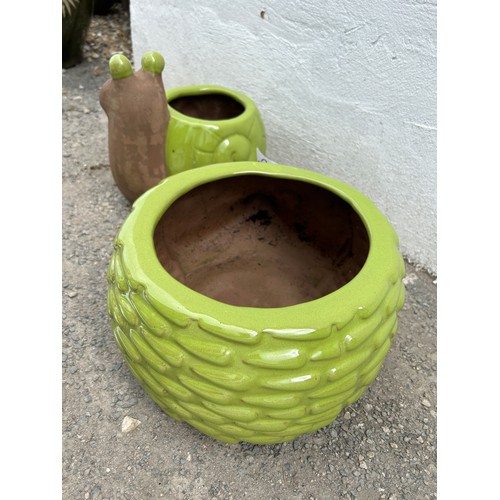 573 - Snail and hedgehog garden planters