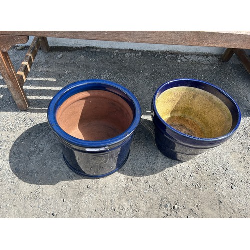 576 - 2 x dark blue RHS pots