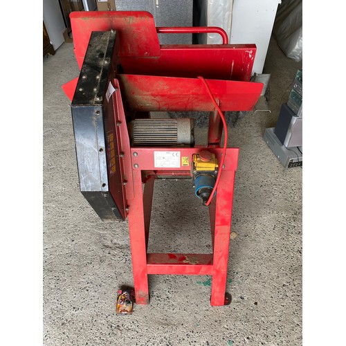 622 - Large electric saw