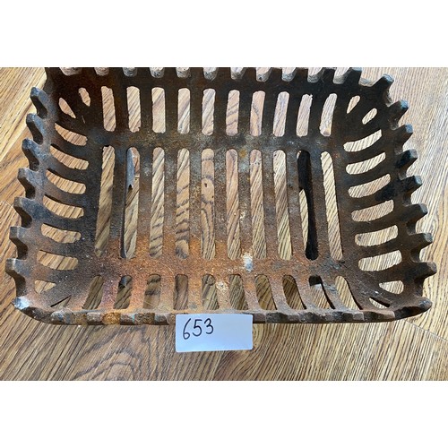 653 - Fireplace grate