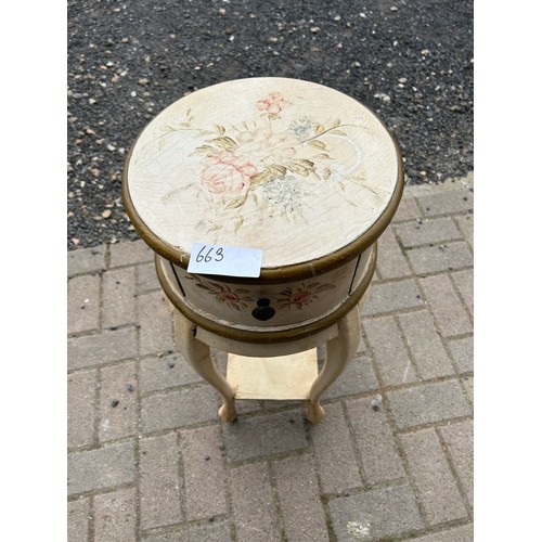 663 - Occasional table - 75 x 31 cm approx.