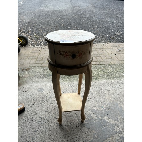 663 - Occasional table - 75 x 31 cm approx.