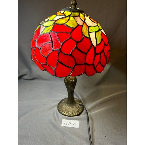 677 - Tiffany style table lamp