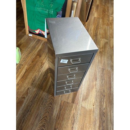 820 - Metal cabinet - 68cms high x 28cms wide x 48cms deep (Approx.)