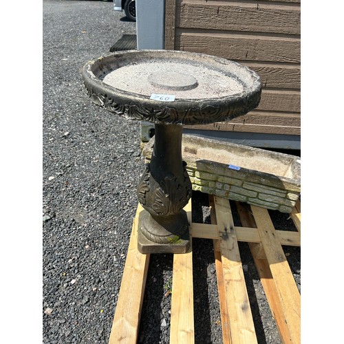 760 - Bird Bath on pedestal