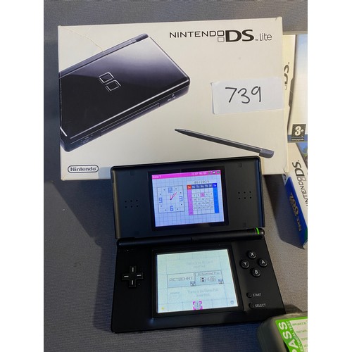 739 - Nintendo DS Lite -  with games