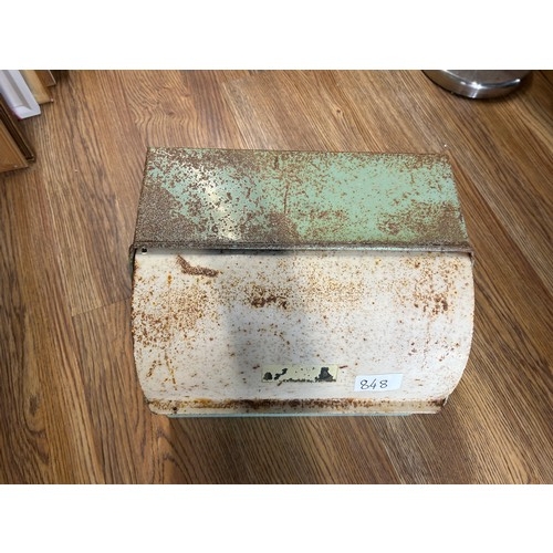 848 - Vintage bread bin