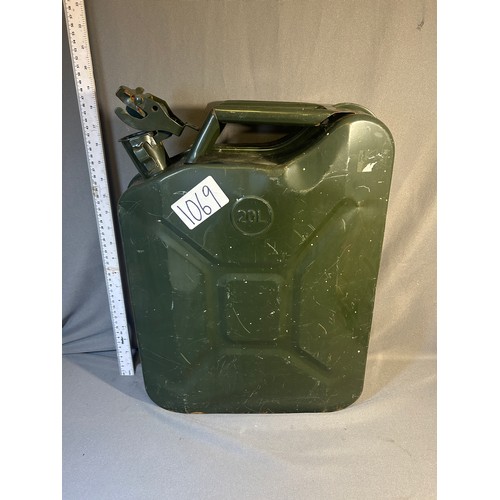 1069 - 20L Jerry can