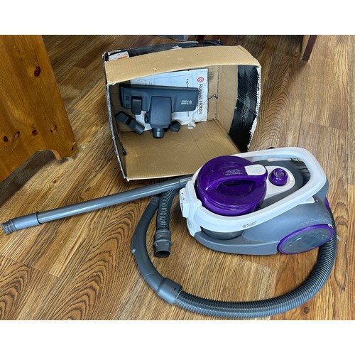 1074 - Russel Hobbs vacuum