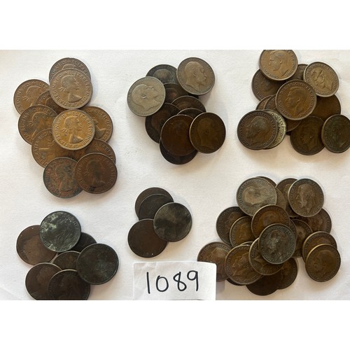 1089 - Large selection of mainly English coinage - to include 1797 gaming token