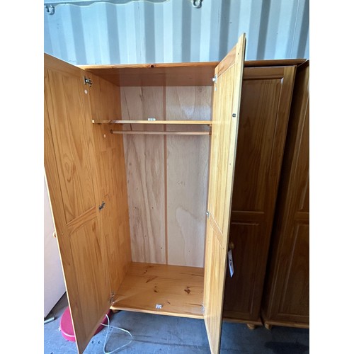 75 - Triple wardrobe - 119 x 51 x 177 cm approx.