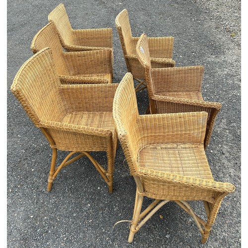 118 - 6 x Wicker chairs