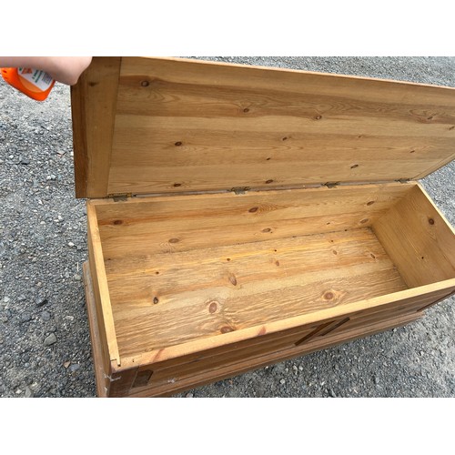 120 - Pine blanket box - 137 x 51 x 47 cm approx.