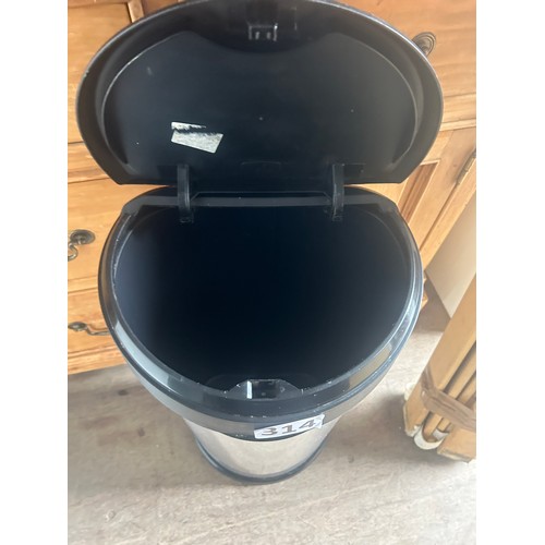 314 - Kitchen flip top bin