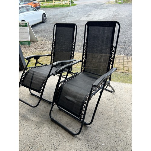 535 - 2 x recliner garden chairs