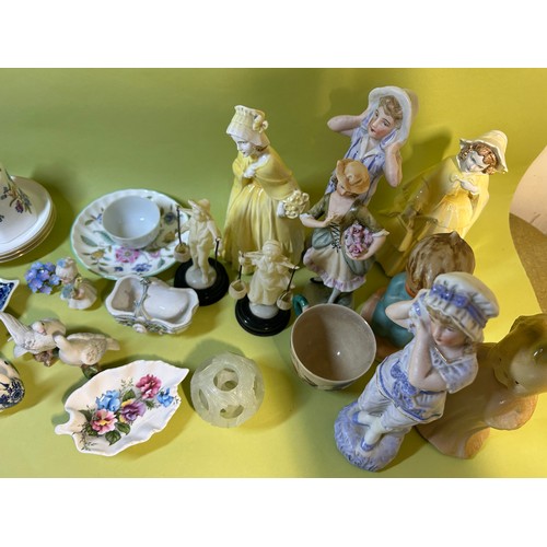 206 - Selection of collectables