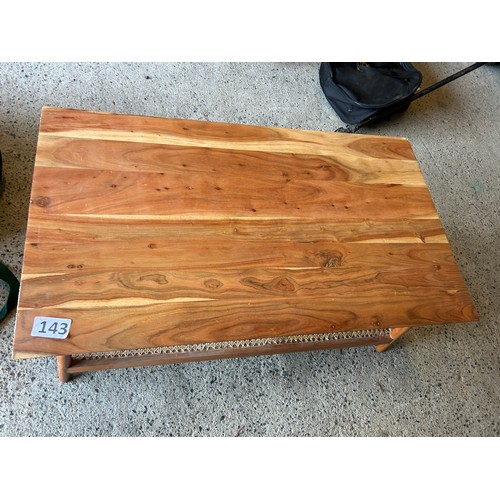 143 - Coffee table - 110 x 46 x 62 cm approx.