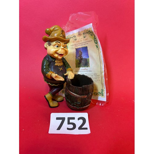 Lot 752       