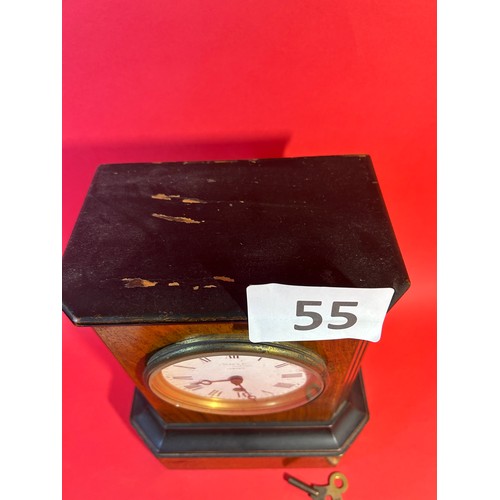 55 - Mantle clock with key