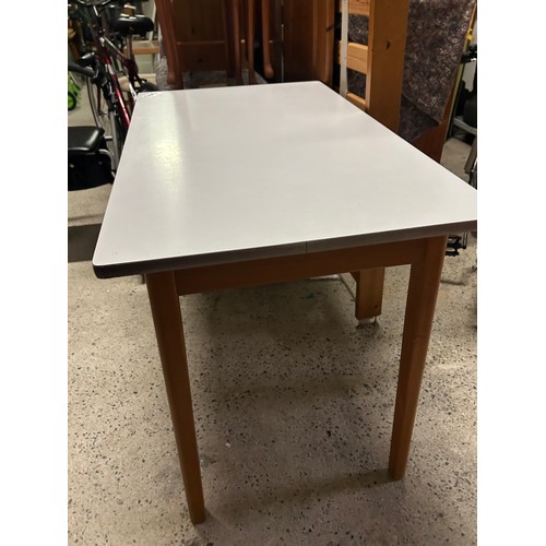 640 - Small table - 77 x 101 x 61 cm approx.