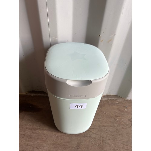 44 - Tommee Tippee nappy bin